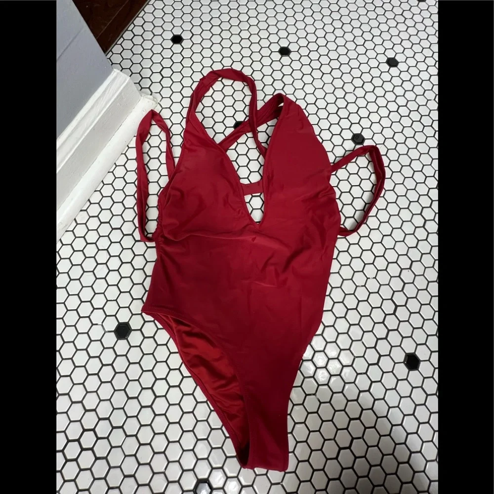 NWT cupshe one piece swimsuit size medium - Picture 2 of 5